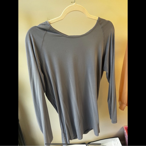 Grey long sleeve lululemon top - Picture 2 of 3